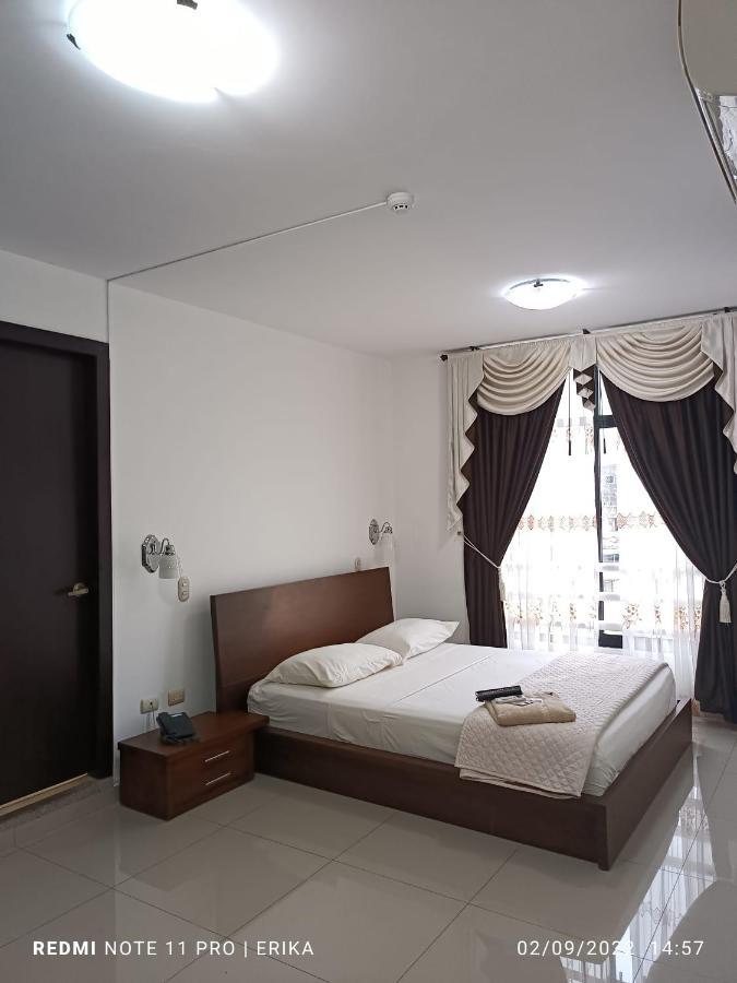 Hotel Quezada Hermanos Santo Domingo de los Colorados Eksteriør billede