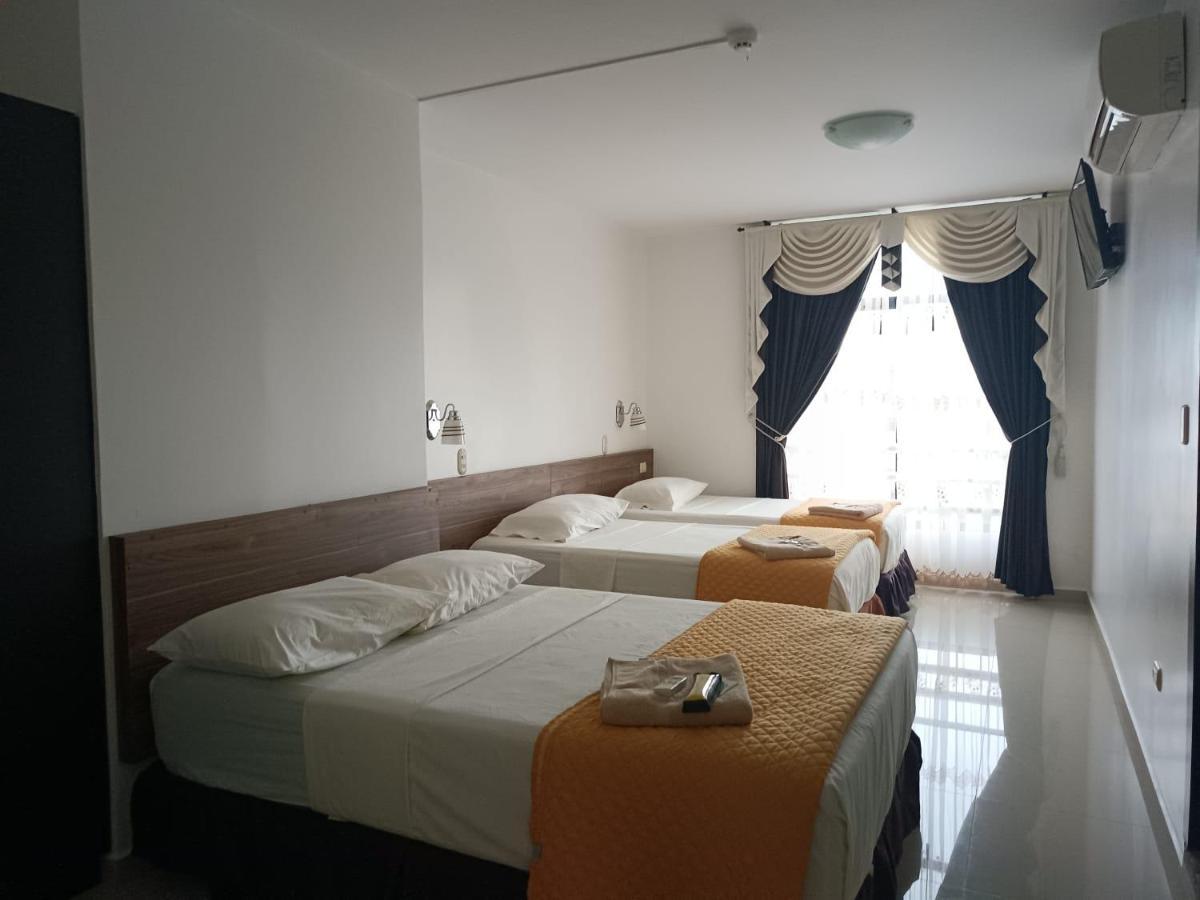 Hotel Quezada Hermanos Santo Domingo de los Colorados Eksteriør billede