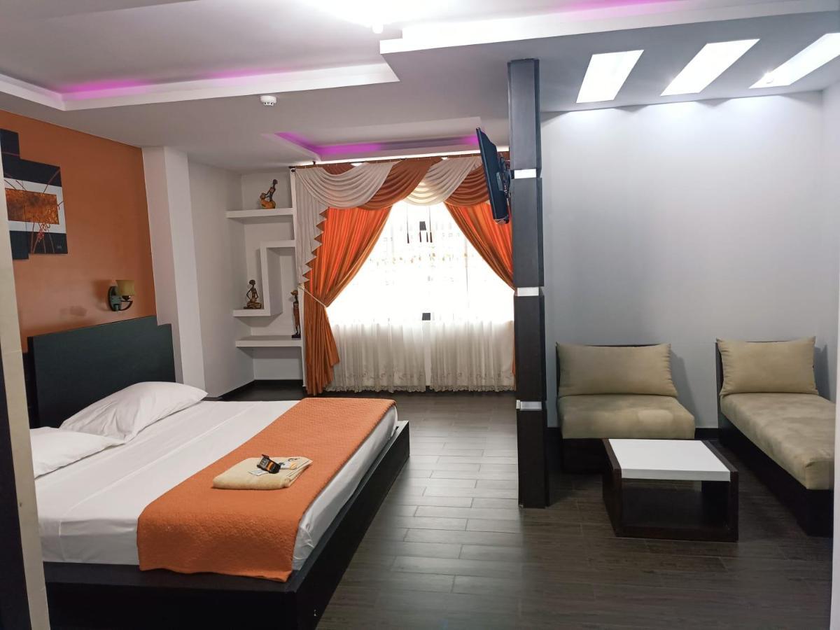 Hotel Quezada Hermanos Santo Domingo de los Colorados Eksteriør billede