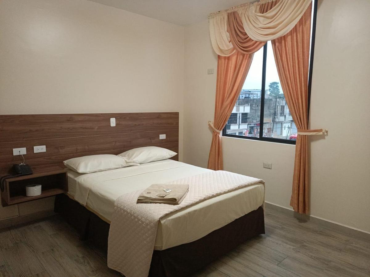 Hotel Quezada Hermanos Santo Domingo de los Colorados Eksteriør billede