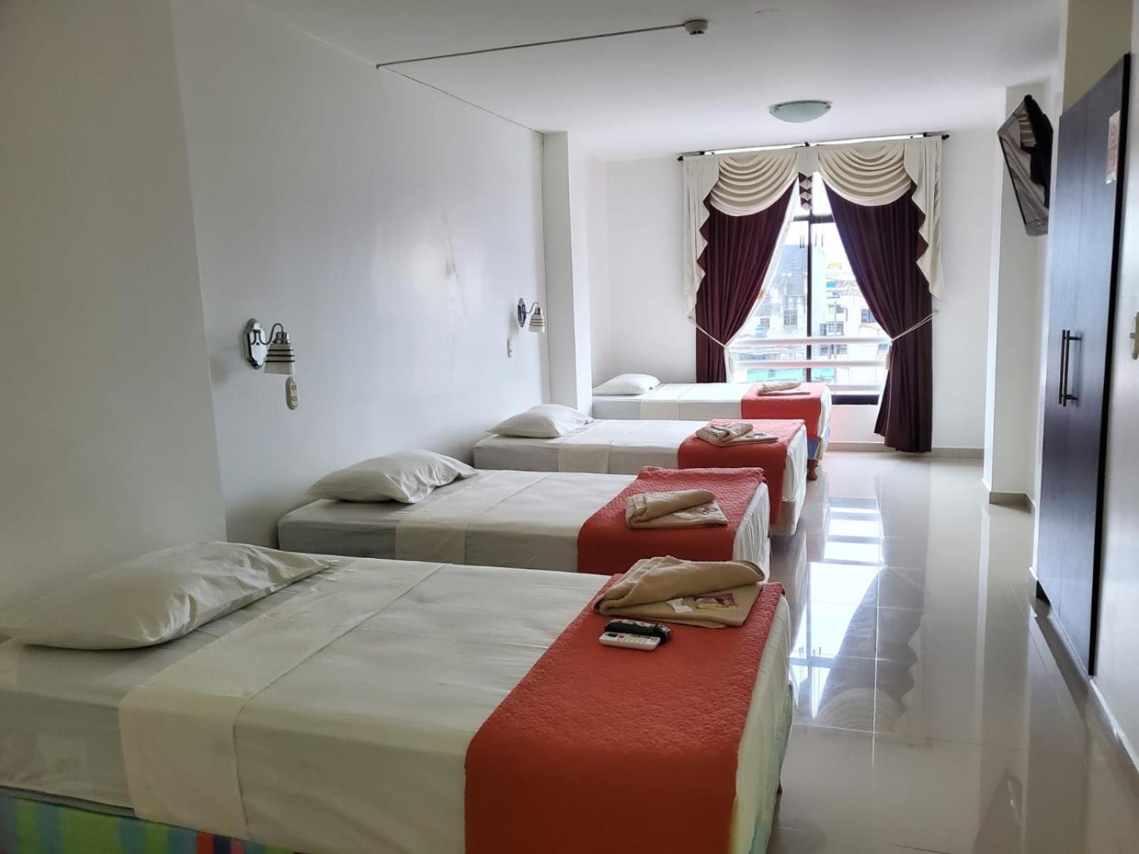 Hotel Quezada Hermanos Santo Domingo de los Colorados Eksteriør billede