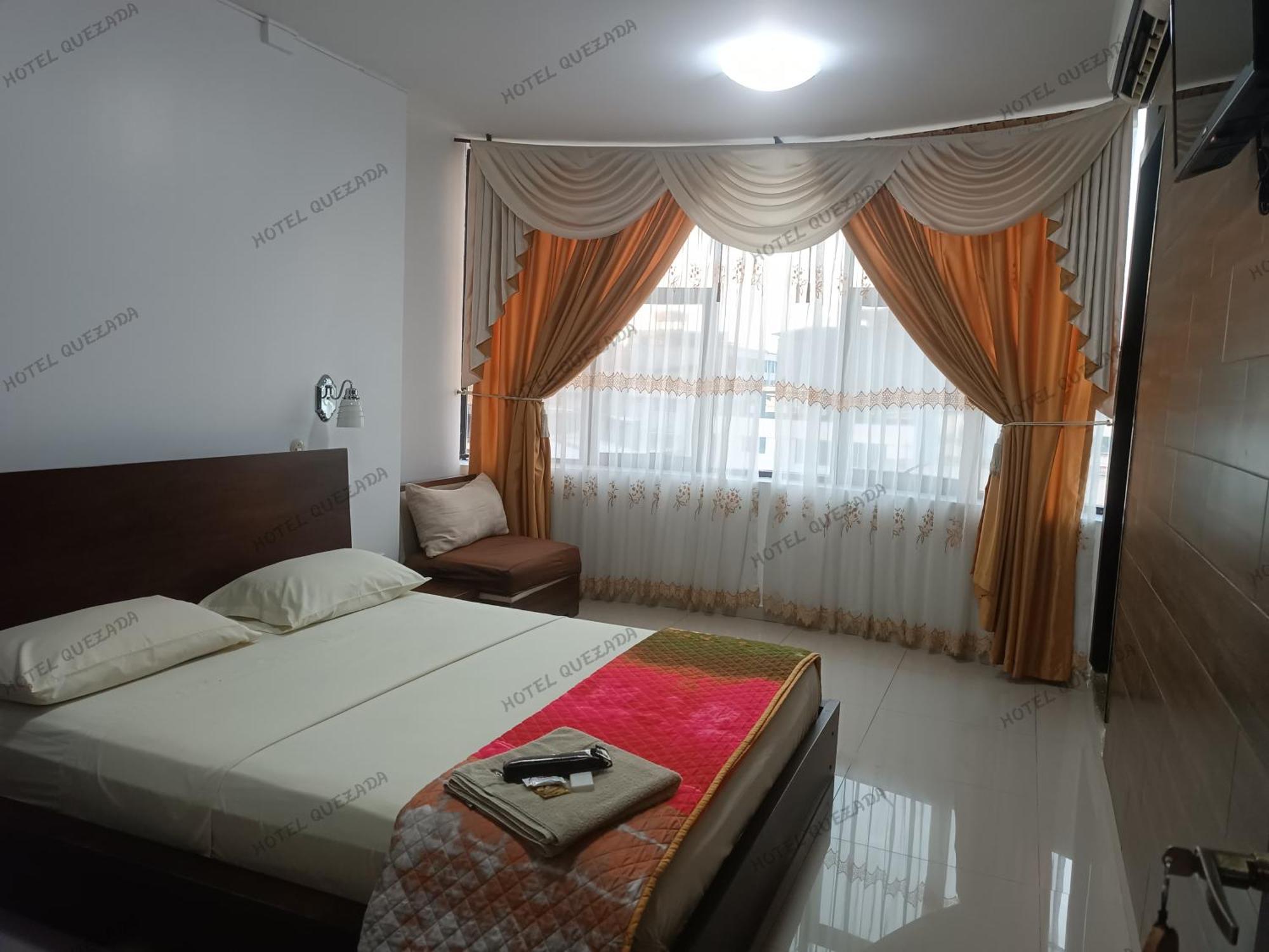Hotel Quezada Hermanos Santo Domingo de los Colorados Eksteriør billede